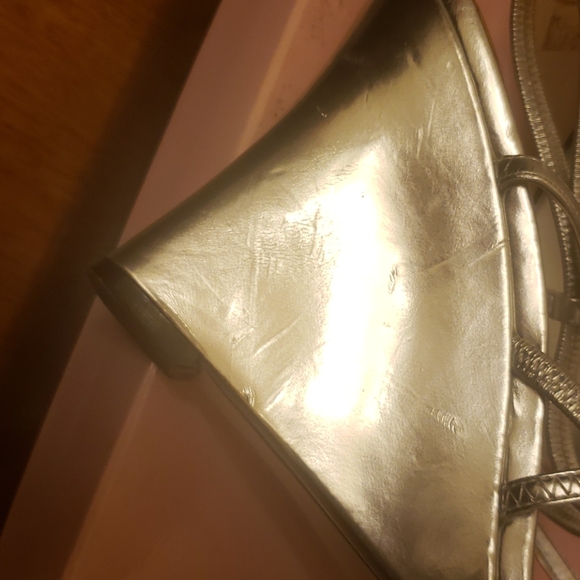 Shoe - Picture 7 of 7